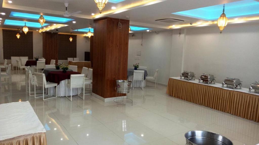 Alankrita Suites & Party Halls Мірут Екстер'єр фото