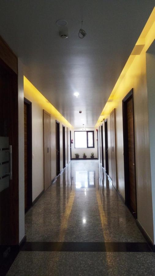Alankrita Suites & Party Halls Мірут Екстер'єр фото