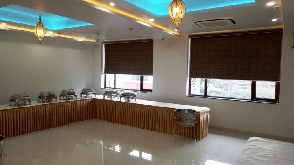 Alankrita Suites & Party Halls Мірут Екстер'єр фото